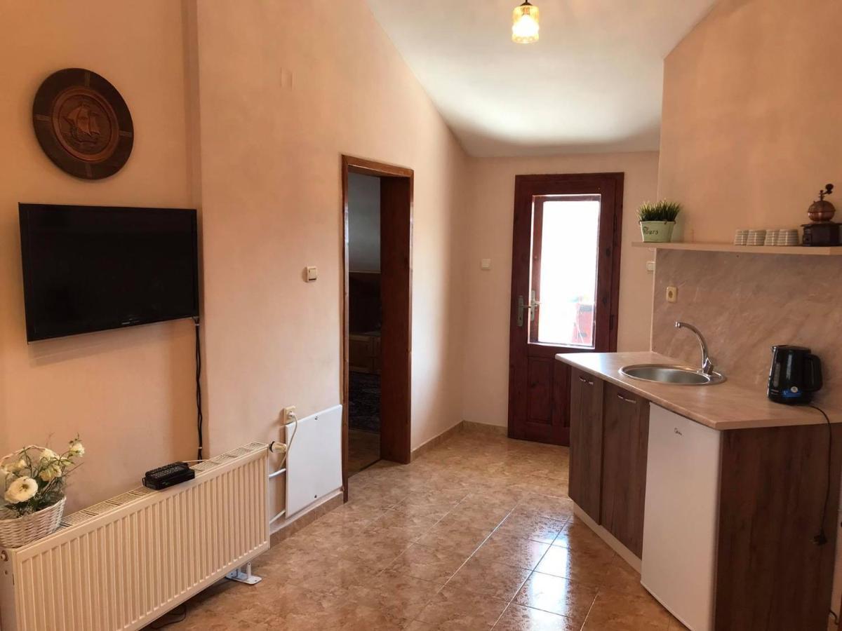Hotel Къща За Гости Загорски Kalofer Esterno foto